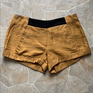 BCBG shorts, size 6. New with tag!